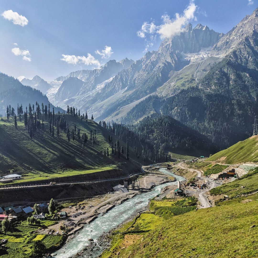 Neutral Minimalist Testimonials Instagram - 2025-02-10T130747.015